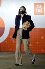 HAILEY BIEBER Leaves a Doctor