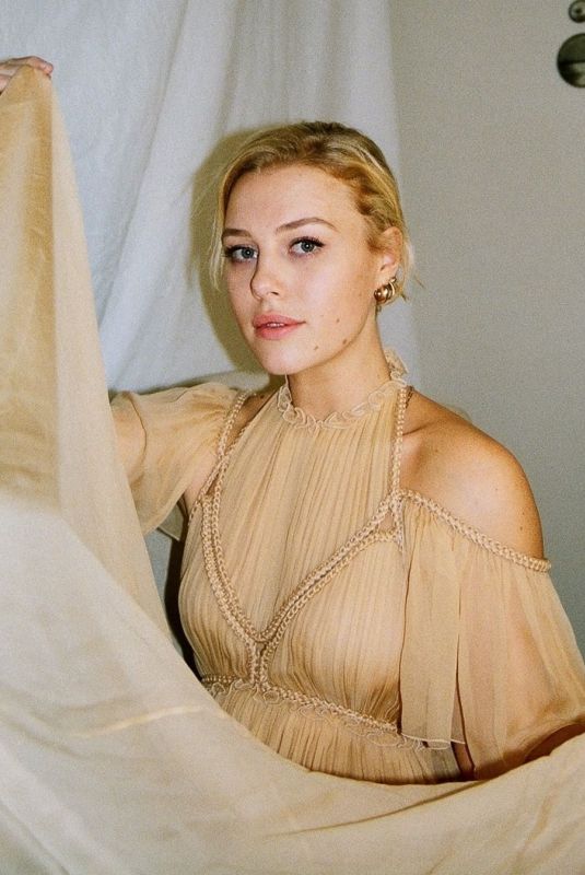 HANNAH VAN DER WESTHUYSEN for Alberta Ferretti, Spring/Summer 2021