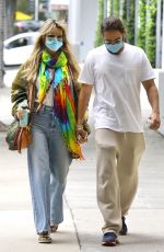 HEIDI KLUM Arrives at a Medical Building in Los Angeles 04/22/2021