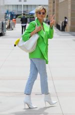 HEIDI KLUM Arrives on the Set of America