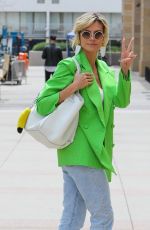 HEIDI KLUM Arrives on the Set of America