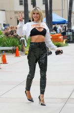 HEIDI KLUM Arrives on the Set of America