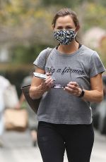 JENNIFER GARNER Check Out Construction of Her New Home in Brentwood 04/01/2021