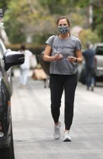 JENNIFER GARNER Check Out Construction of Her New Home in Brentwood 04/01/2021