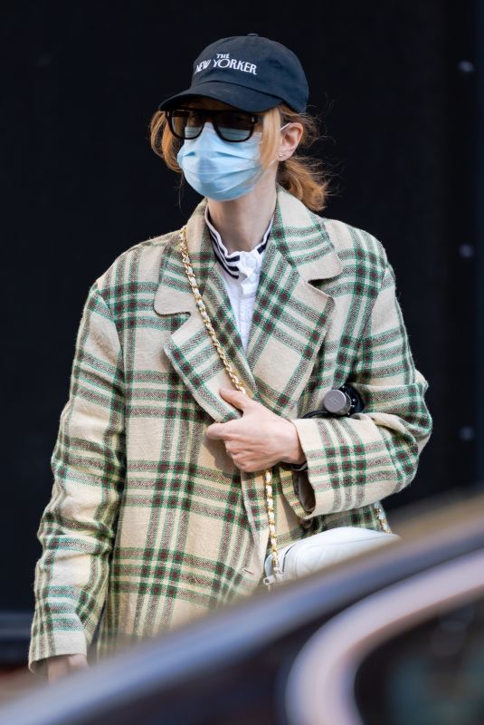 JENNIFER LAWRENCE Wearing a Mask Out in New York 04/21/2021