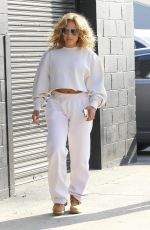 JENNIFER LOPEZ Heading to a Studio in Los Angeles 04/25/2021