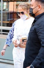 JENNIFER LOPEZ Takes Her Mom to a Doctor