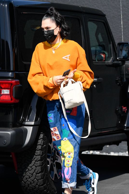 JESSIE J Shopping at Maxfield in West Hollywood 04/15/2021