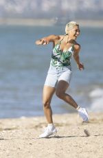 KAREN HAUER on the Set of a Commercial in Essex 04/07/2021