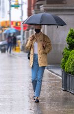KARLIE KLOSS Out for Coffee in New York 04/12/2021