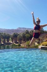 KATE HUDSON - Instagram Photos 04/08/2021