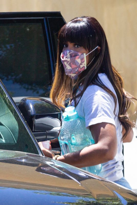 KELLY ROWLAND Out and About in Calabasas 04/29/2021