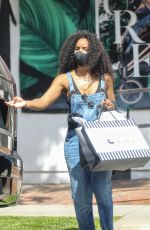 KELLY ROWLAND Shoppping at Couture Kids in West Hollywood 04/05/2021