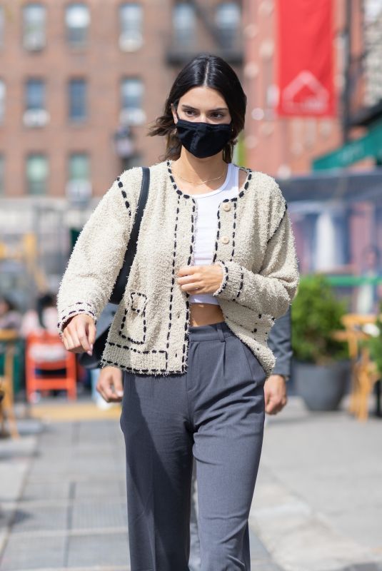 KENDALL JENNER Out for Lunch in New York 04/24/2021