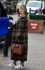 KERRY KATONA Shopping at Tanya Bardsleys Boutique in Wilmslow 04/27/2021