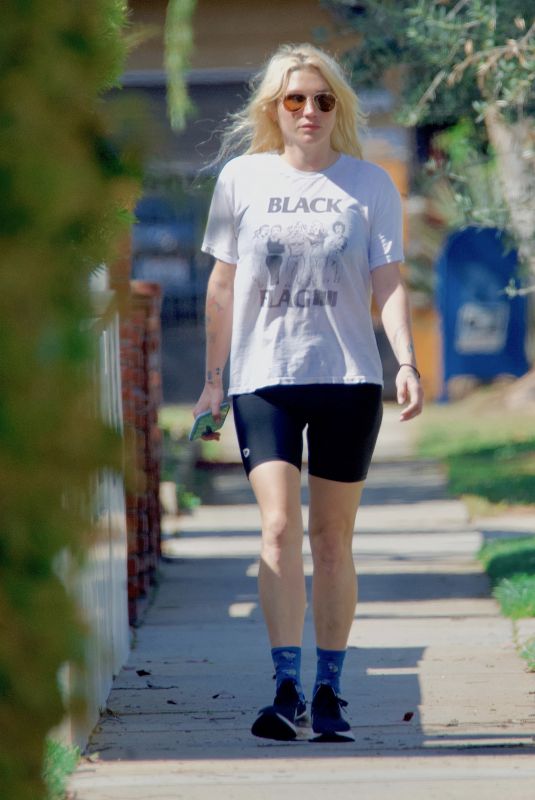 KESHA Heading to a Gym in West Hollywood 04/06/2021