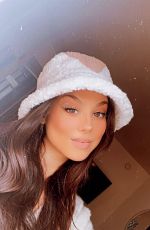 KIRA KOSARIN - Instagram Photos 04/11/2021