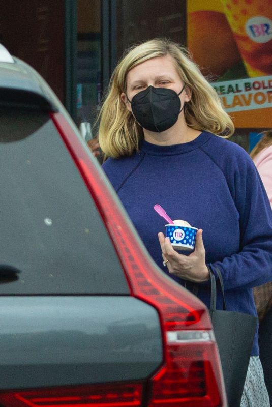 KIRSTEN DUNST at Baskin-Robbins in Los Angeles 04/21/2021