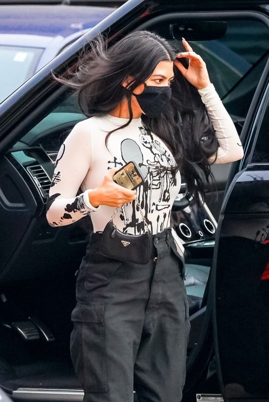 KOURTNEY KARDASHIAN Arrives at Nobu in Malibu 04/22/2021