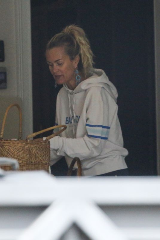 LAETICIA HALLYDAY Cleaning Out Her Garage in Brentwood 04/22/2021