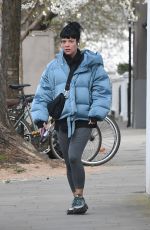 LILY ALLEN Leaves a Nail Salon in London 04/12/2021
