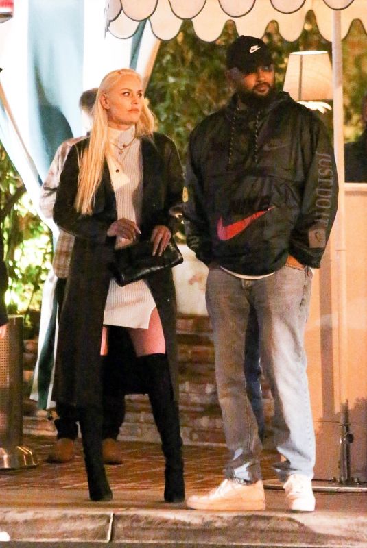 LINDSEY VONN Out for Dinner with Friends in Santa Monica 04/04/2021