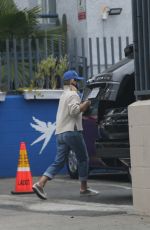 LORI LOUGHLIN Volunteering at Project Angel Foods in Los Angeles 04/14/2021