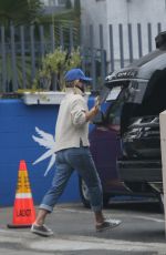 LORI LOUGHLIN Volunteering at Project Angel Foods in Los Angeles 04/14/2021