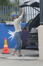 LORI LOUGHLIN Volunteering at Project Angel Foods in Los Angeles 04/14/2021