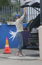 LORI LOUGHLIN Volunteering at Project Angel Foods in Los Angeles 04/14/2021