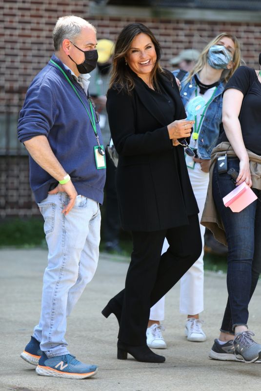 MARISKA HARGITAY on the Set of Law and Erder: Special Victims Unit in New York 04/20/2021