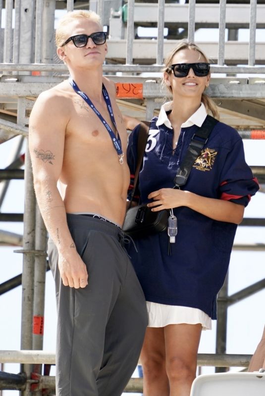 MARLOES STEVENS Out at Gold Coast 04/18/2021
