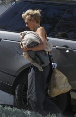 NICKY WHELAN and Frank Grillo Arrive at Their Home in Hollywood 04/27/2021