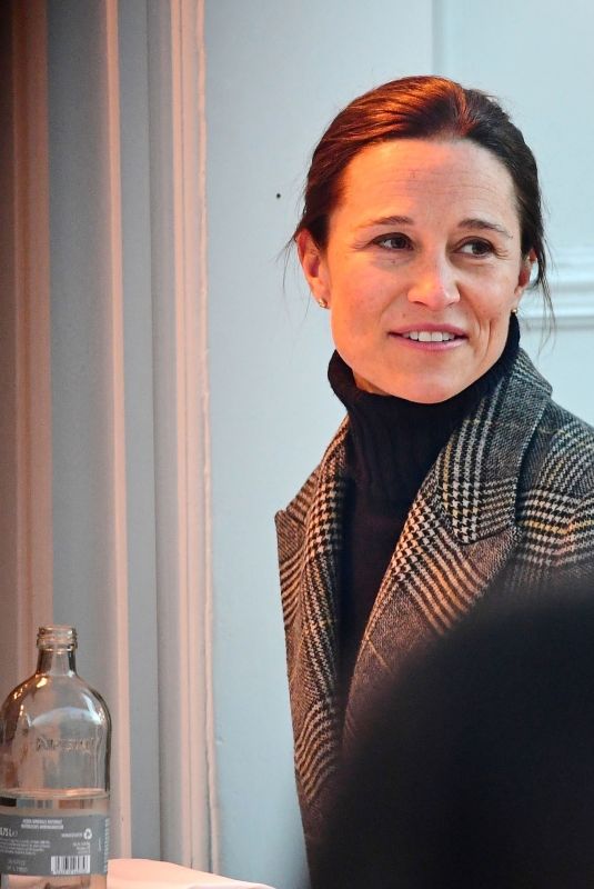 PIPPA MIDDLETON and James Matthews Out for Lunch in London 04/22/2021