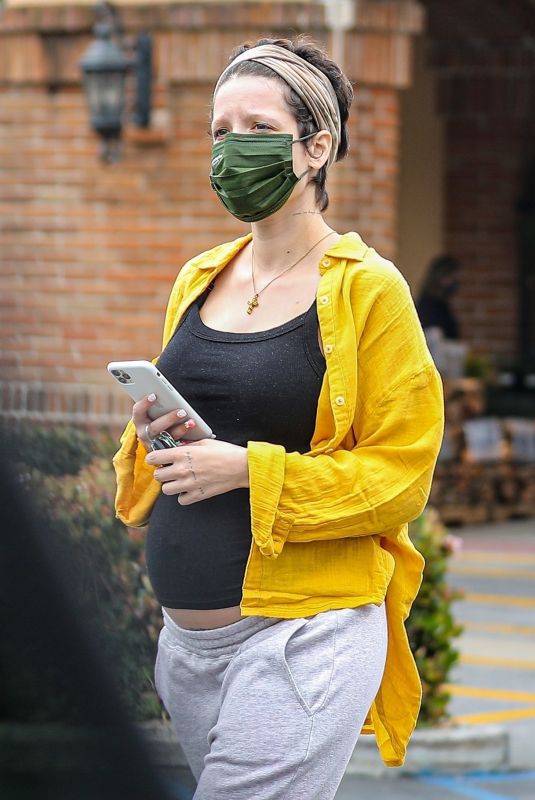 Pregnant HALSEY Out Shopping in Los Angeles 04/21/2021