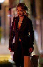 RITA ORA Shopping in Darlinghurst in Sydney 04/23/2021