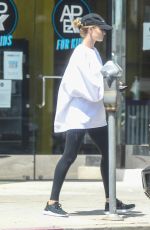 ROSIE HUNTINGTON-WHITELEY Out in Los Angeles 04/26/2021