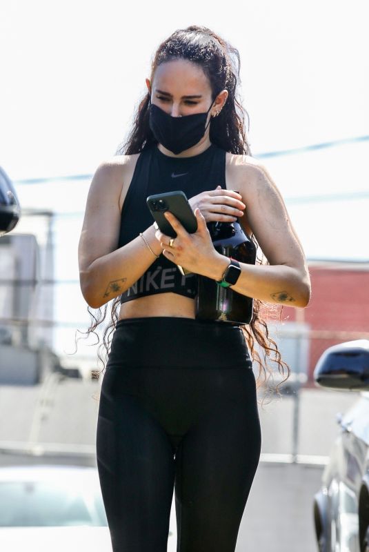 RUMER WILLIS Leaves a Gym in West Hollywood 04/16/2021