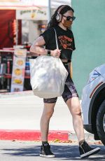 RUMER WILLIS Shopping at Farmers Market in West Hollywood 04/18/2021