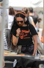 RUMER WILLIS Shopping at Farmers Market in West Hollywood 04/18/2021