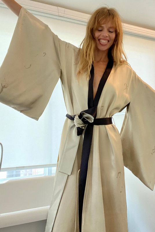 SAMARA WEAVING for Common Hours Official, April 2021