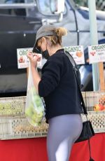 SARAH MICHELLE GELLAR at a Farmers Market in Brentwood 04/18/2021