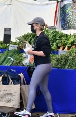 SARAH MICHELLE GELLAR at a Farmers Market in Brentwood 04/18/2021