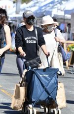 SARAH MICHELLE GELLAR at a Farmers Market in Brentwood 04/18/2021
