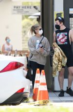 SARAH MICHELLE GELLAR Out and About in Brentwood 03/31/2021