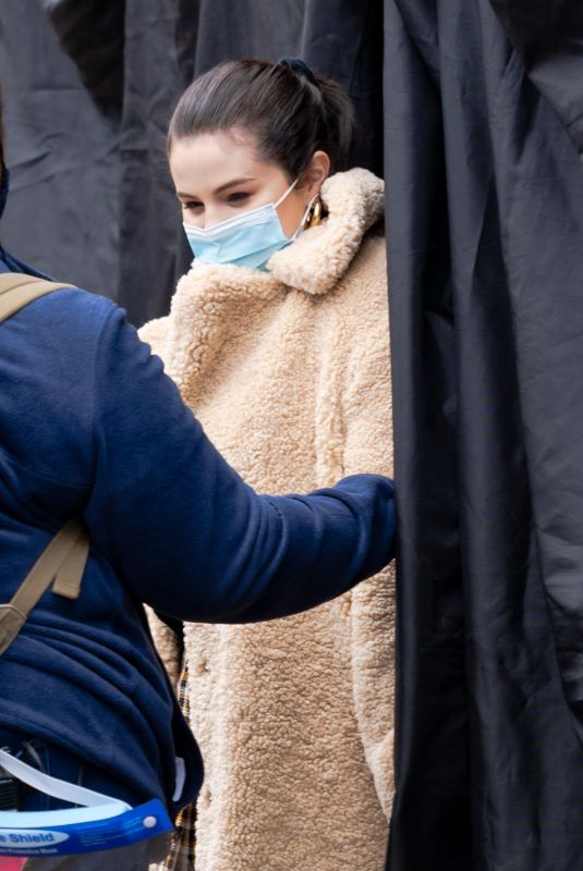 SELENA GOMEZ on the Set of Only Murders in the Building 04/12/2021