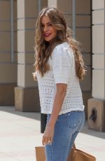 SOFIA VERGARA Arrivrs on the Set of America