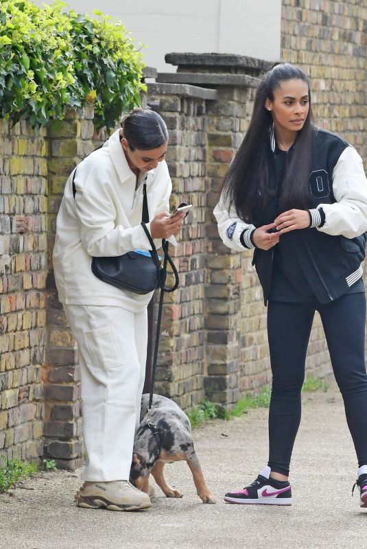 SOPHIE and LILI PIPER Out in Primrose Hill 04/04/2021