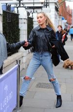 SOPHIE HABBO Out with a Friend in London 04/14/2021