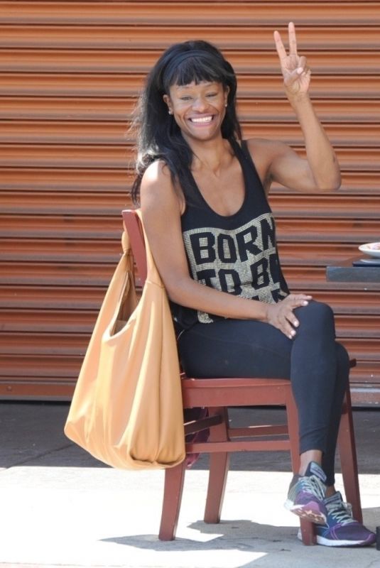 SUFE BRADSHAW Out for Lunch at Kings Cafe in Los Angeles 04/27/2021